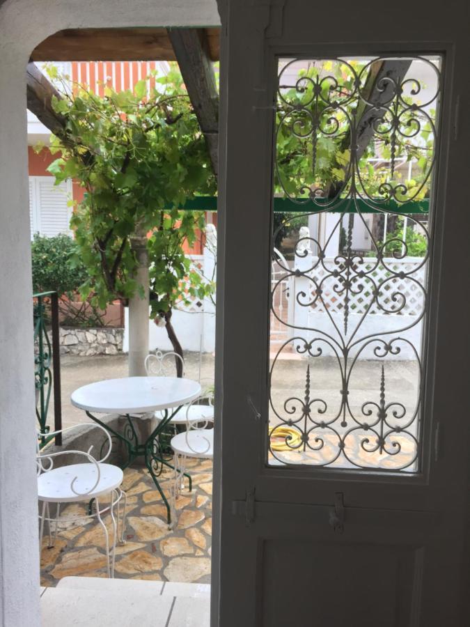 شقة Vintage House For Rent 60M From Sea Baška Voda المظهر الخارجي الصورة